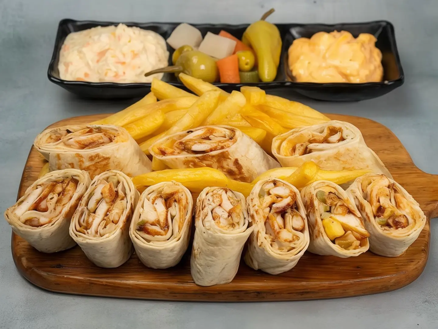 عربي وسط دجاج