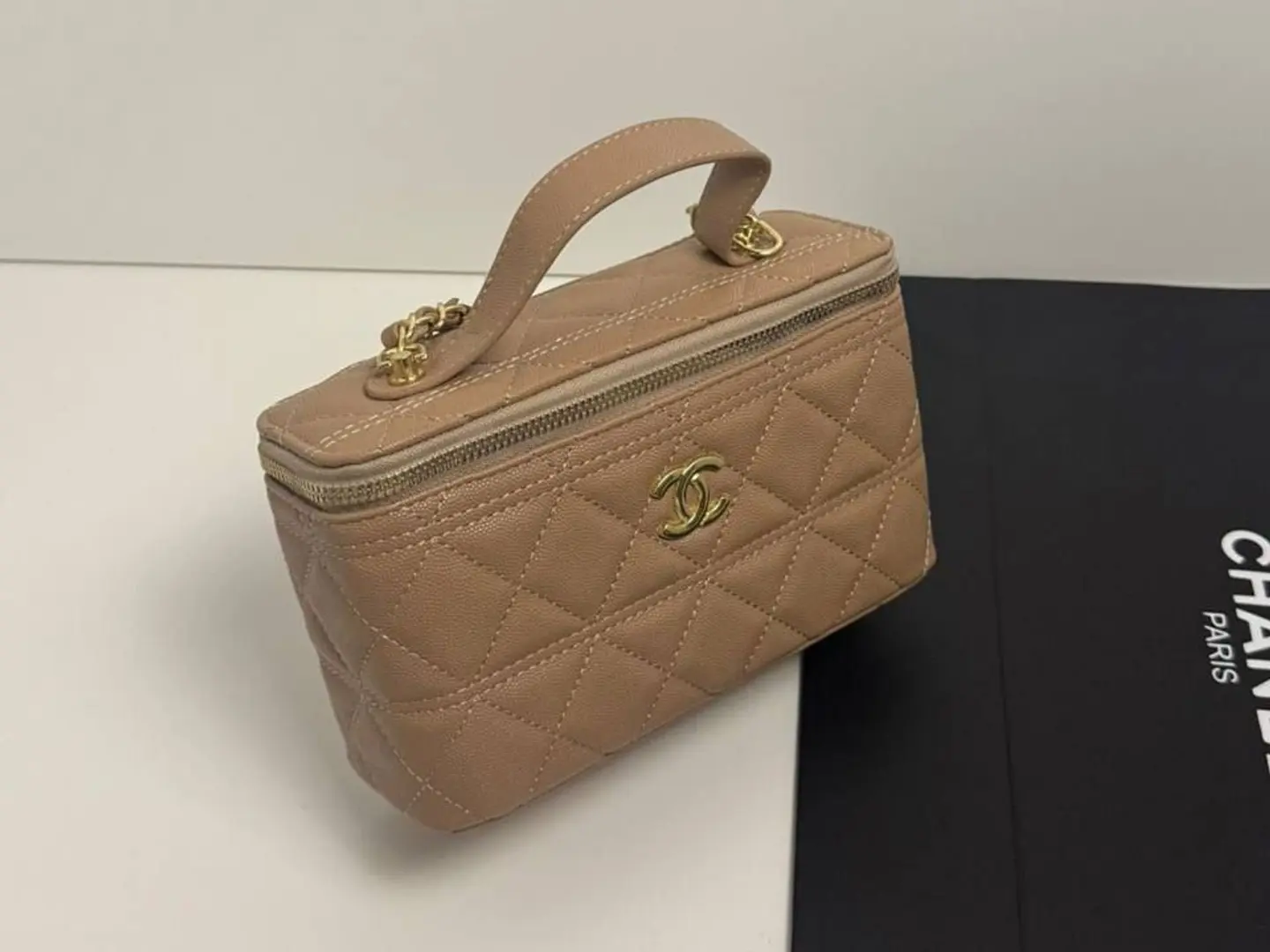 شنطة شانيل البيج