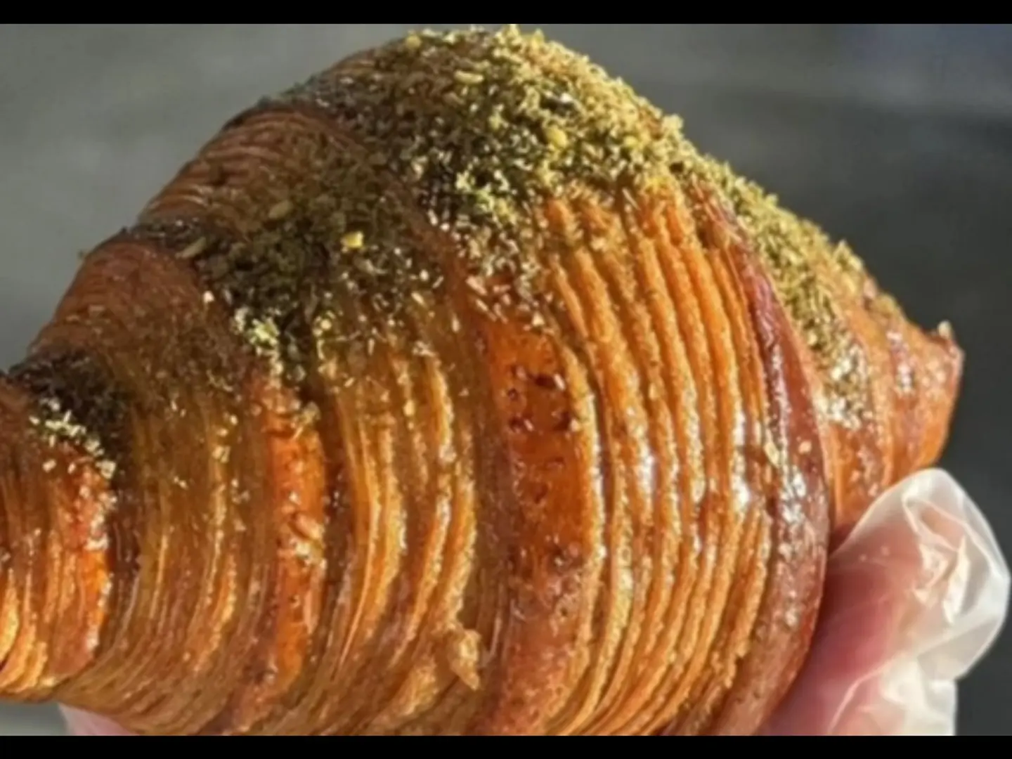 كروسان لبنه و زعتر