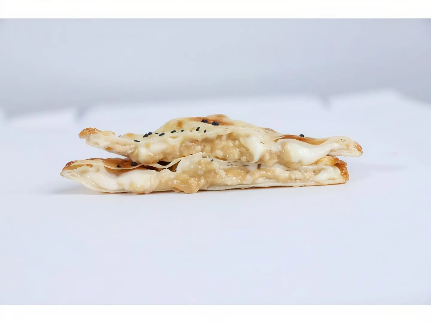 فطيرة جبن وطحينة