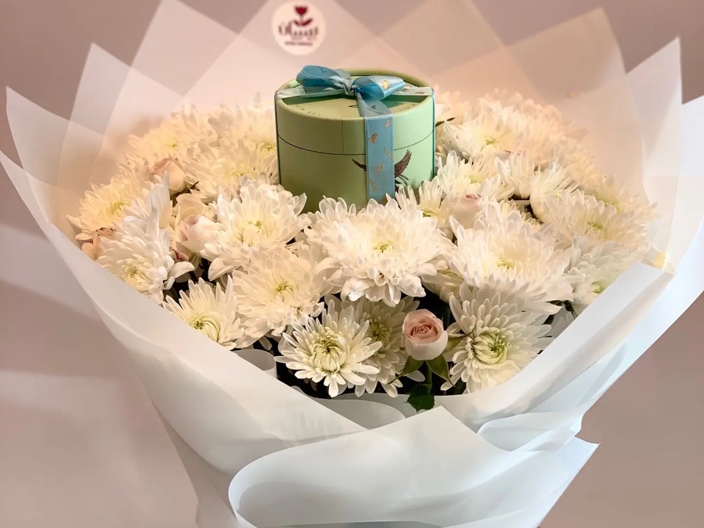 Bouquet Of Roses With Chocolate