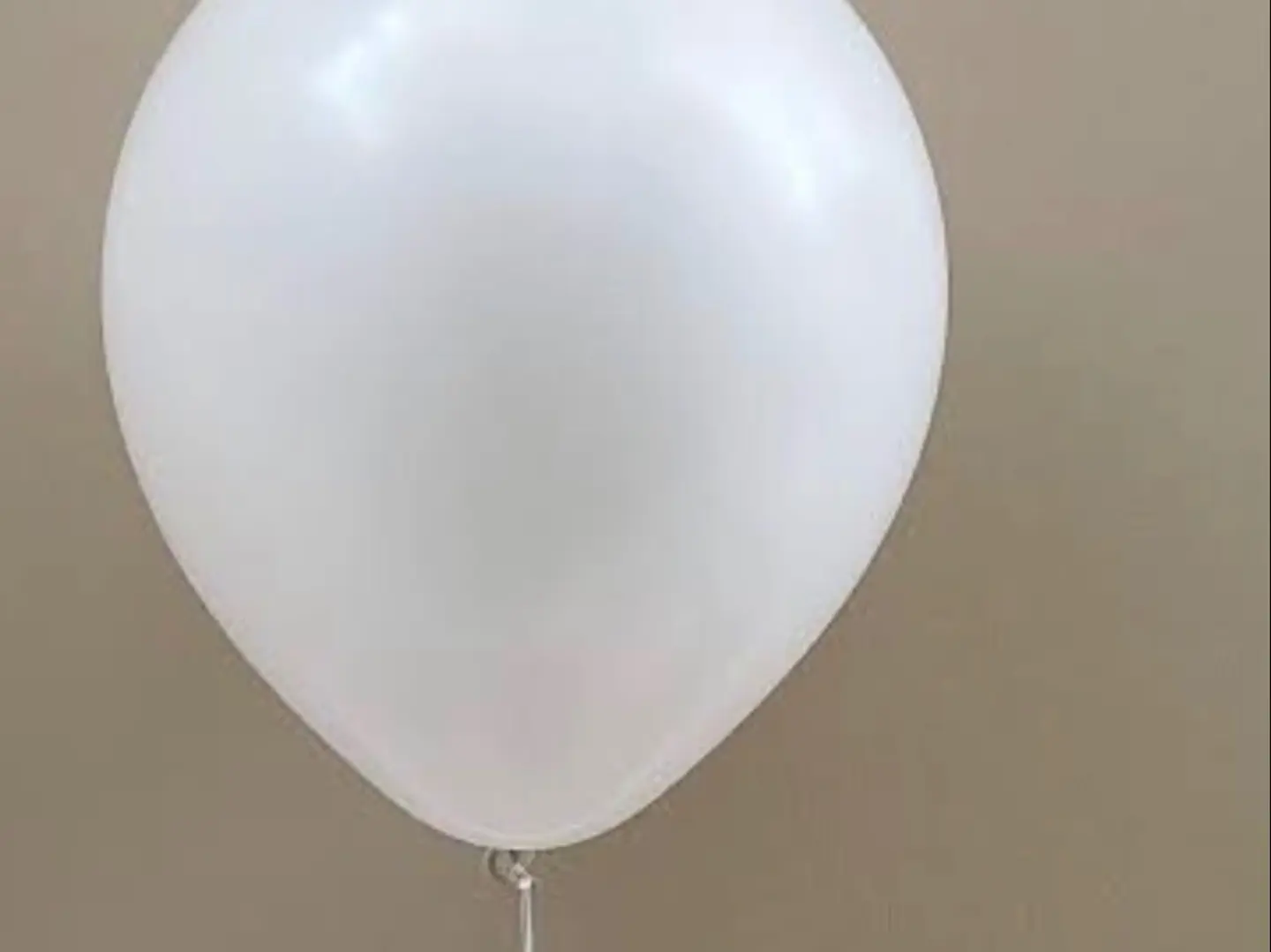 White Balloon
