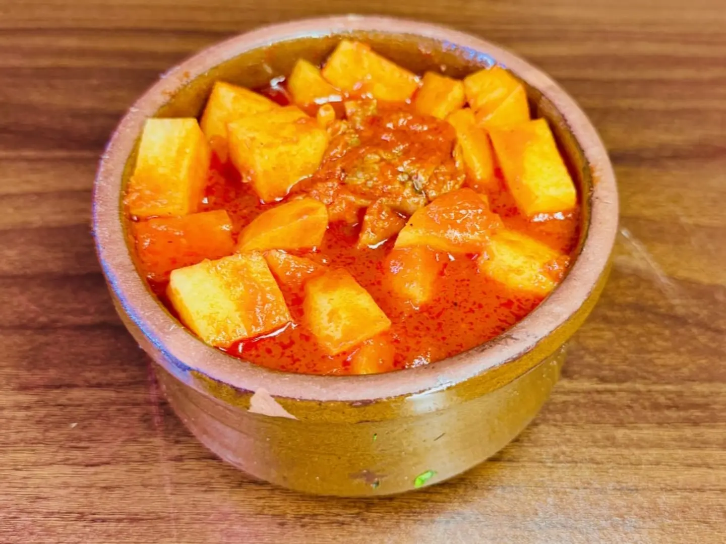 طاجن بطاطس باللحمه مع ارز بالشعيرية