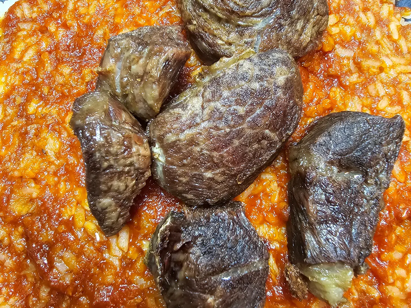 فتة باللحمة المحمرة