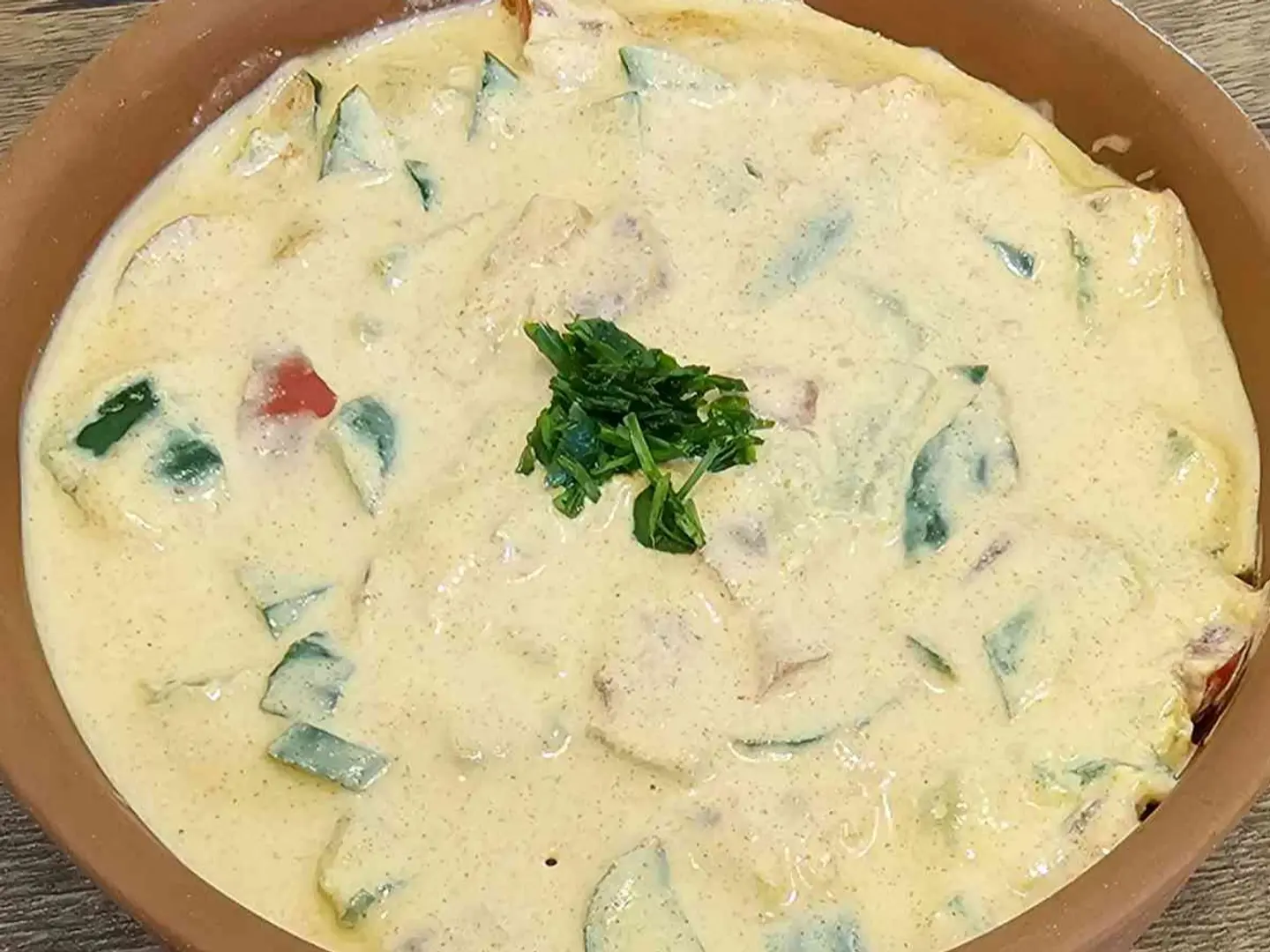 طبق جبنة بالطحينة و الطماطم - جبنة بالطحينة والطماطم