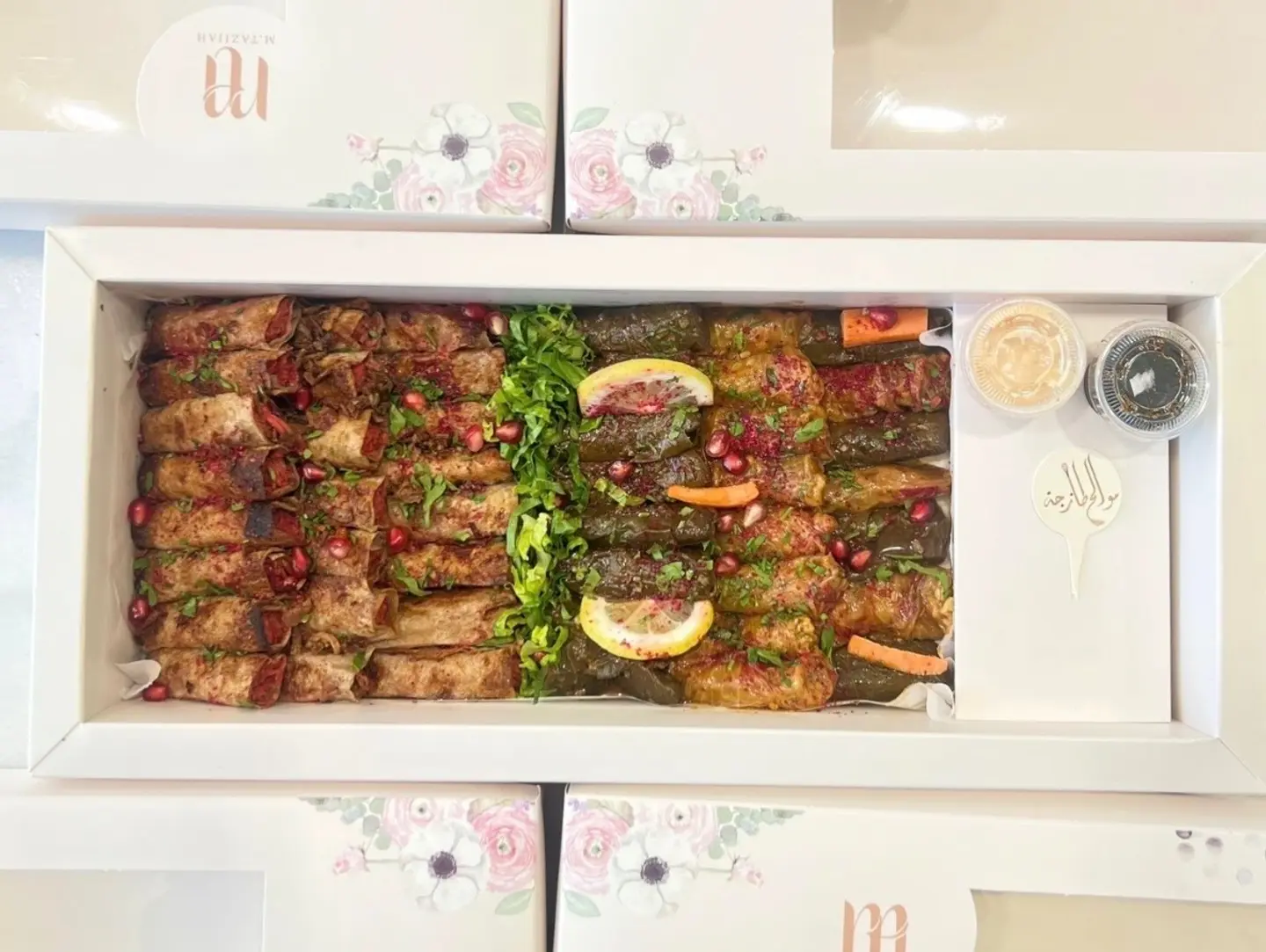 ملفوف وورق عنب ومسخن وسط