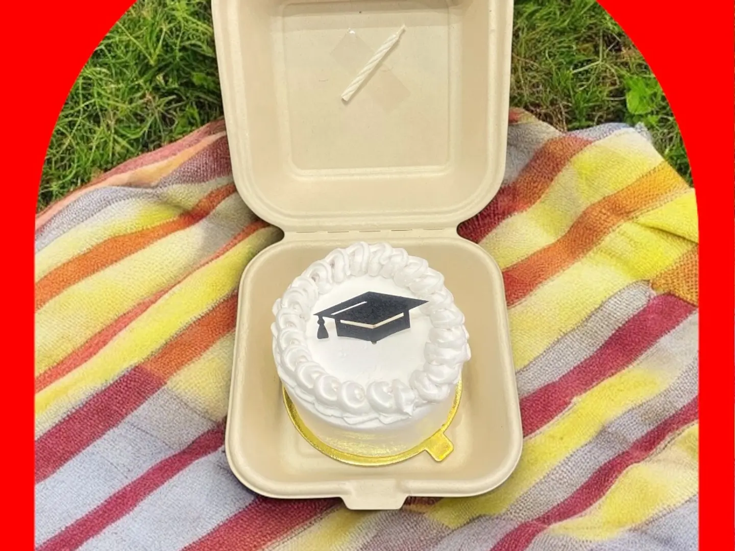 ميني كيك مع تغريسة التخرج