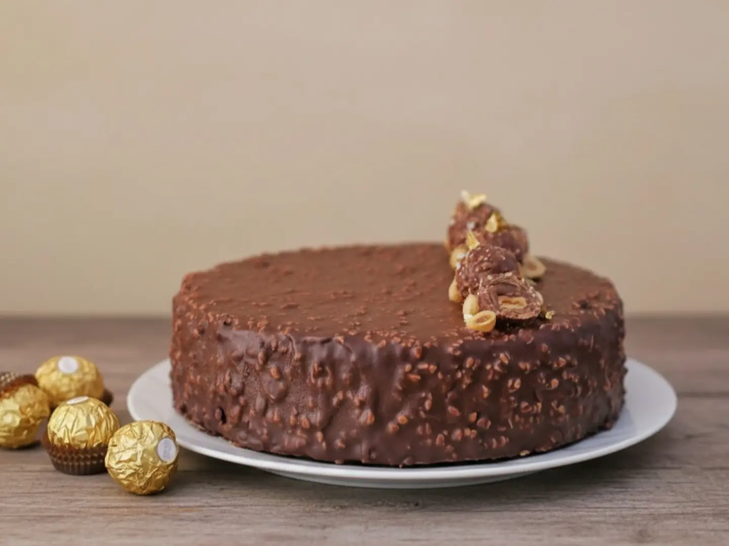 Ferrero Rocher Cake 1 Lb