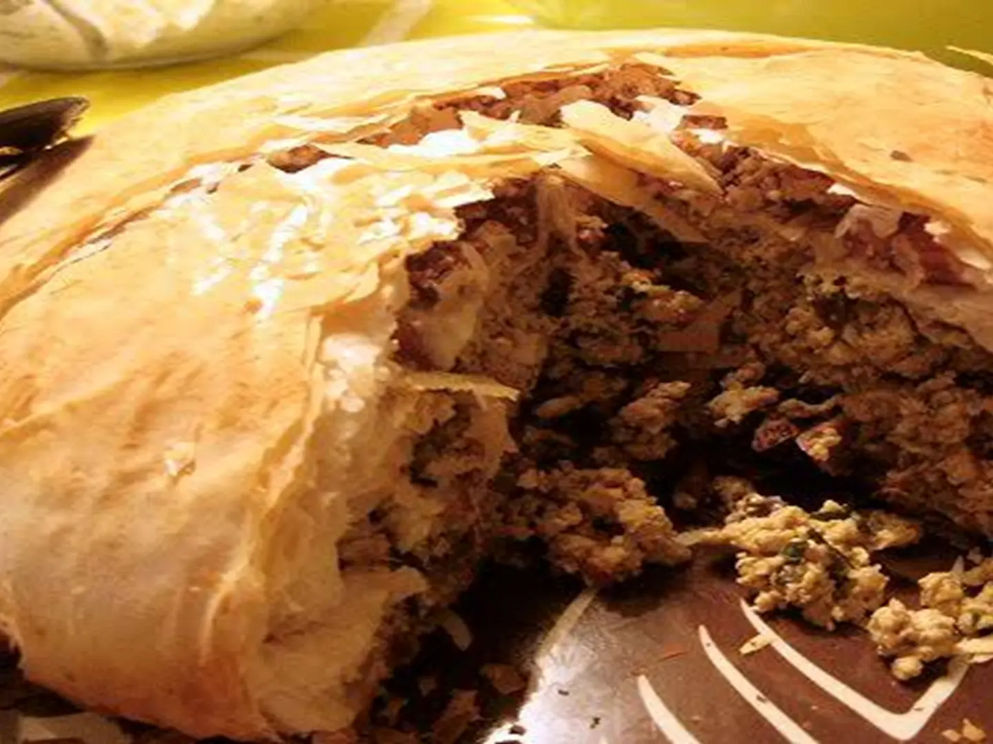 فطيره رقاق محشوة باللحم