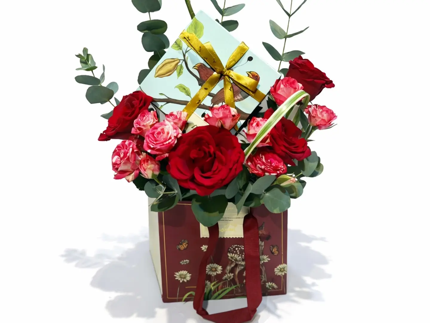 تشوكلت أنوش منسق بالورد الطبيعي