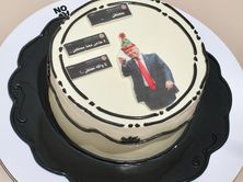 كيكة قرار الاحتفال