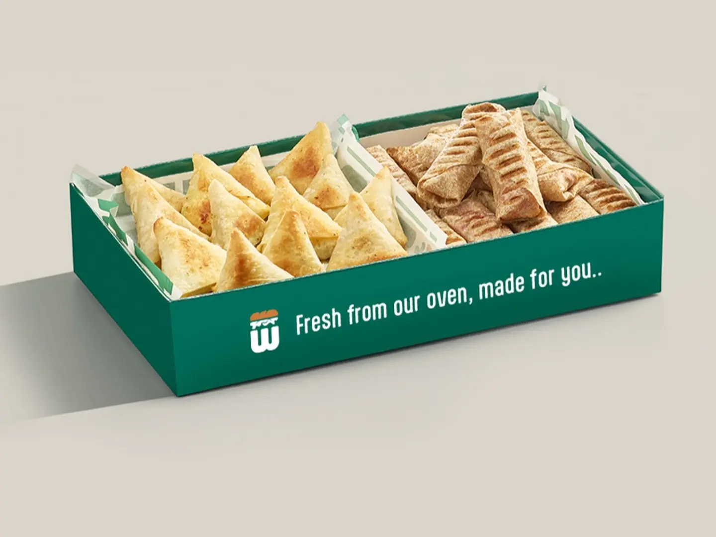 بوكس مسخّن وسمبوسة