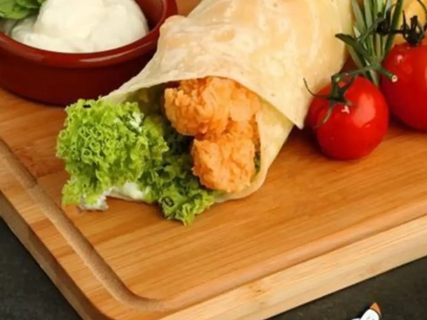 ساندويتش تورتيلا سمك حراق