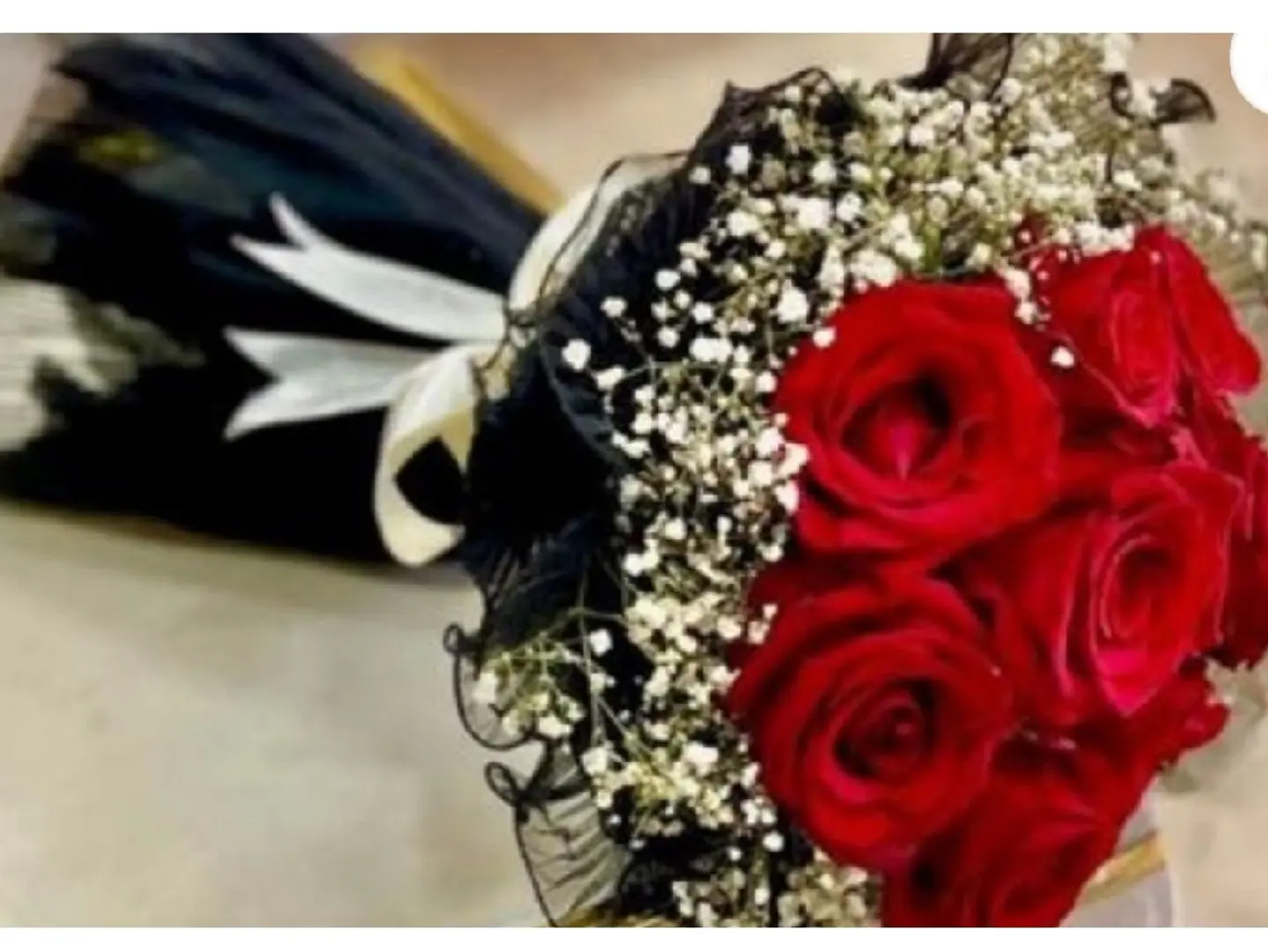 Red Bouquet And Buds 2222