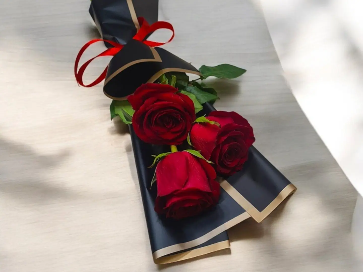 باقة ورد احمر صغير