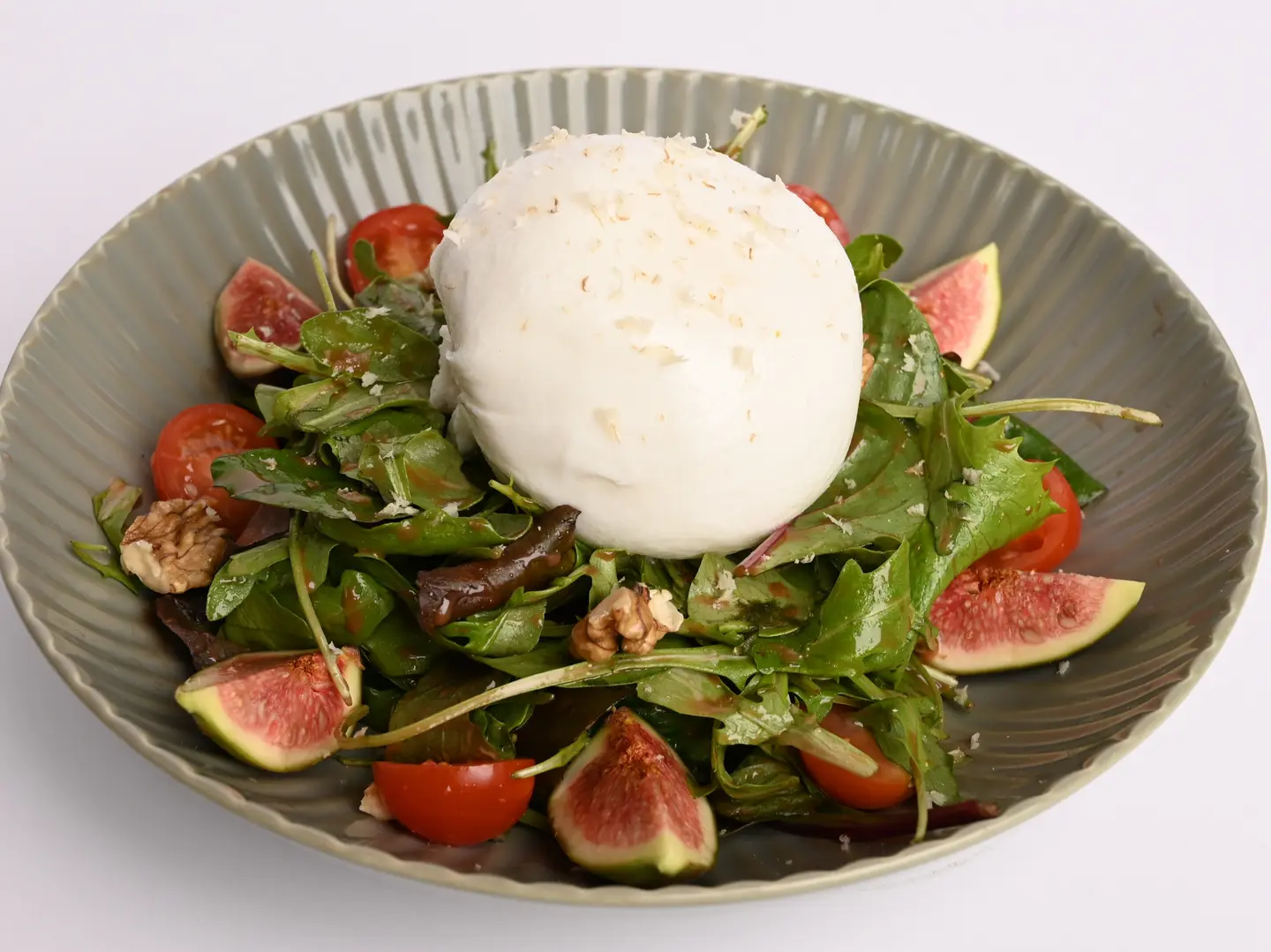 سلطة بوراتا