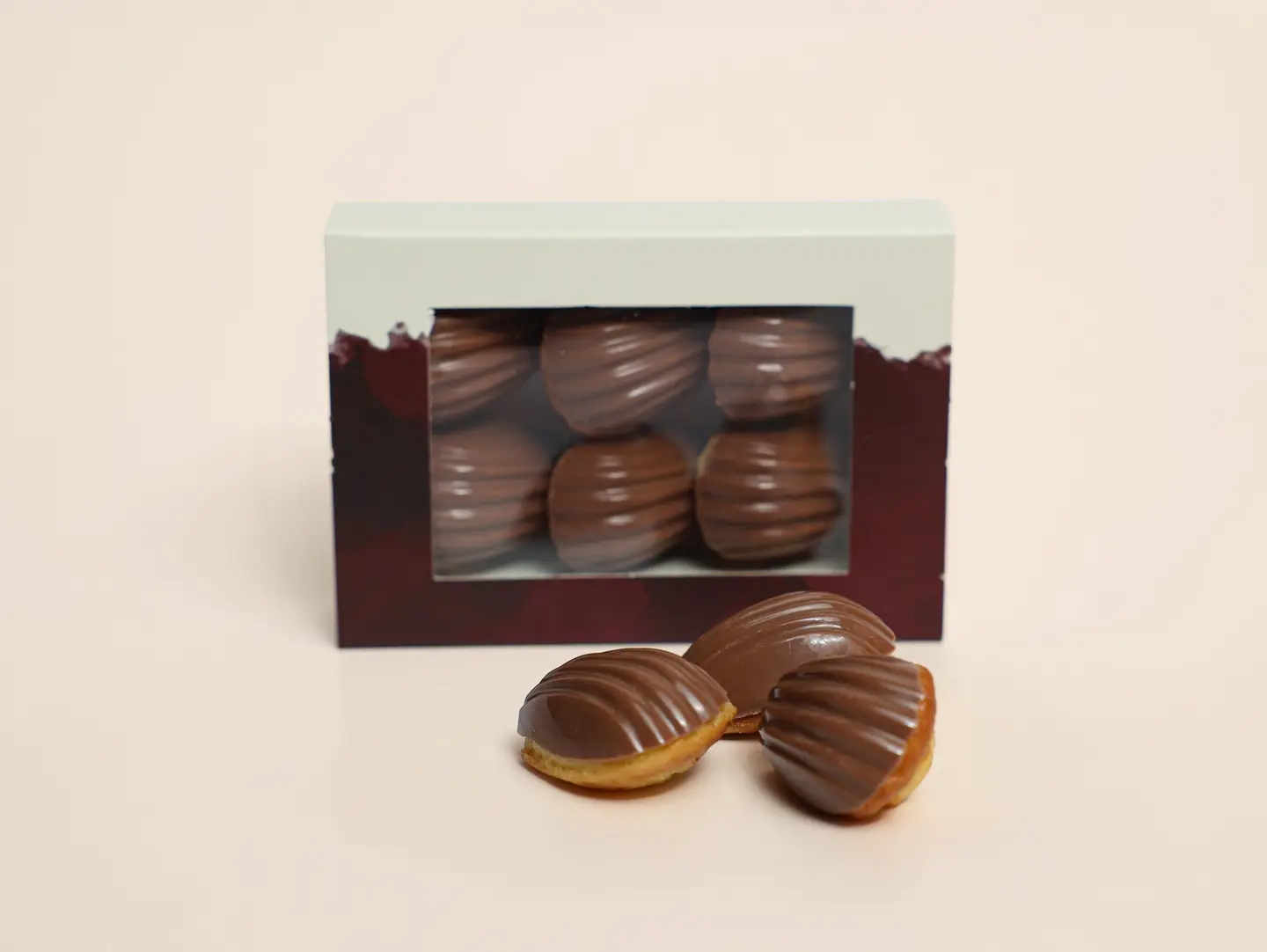 كعكة مادلاين بالشوكولاتة