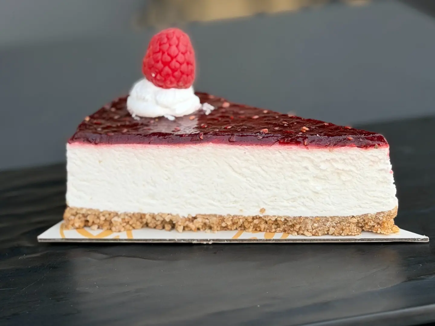 تيشز كيك توت احمر