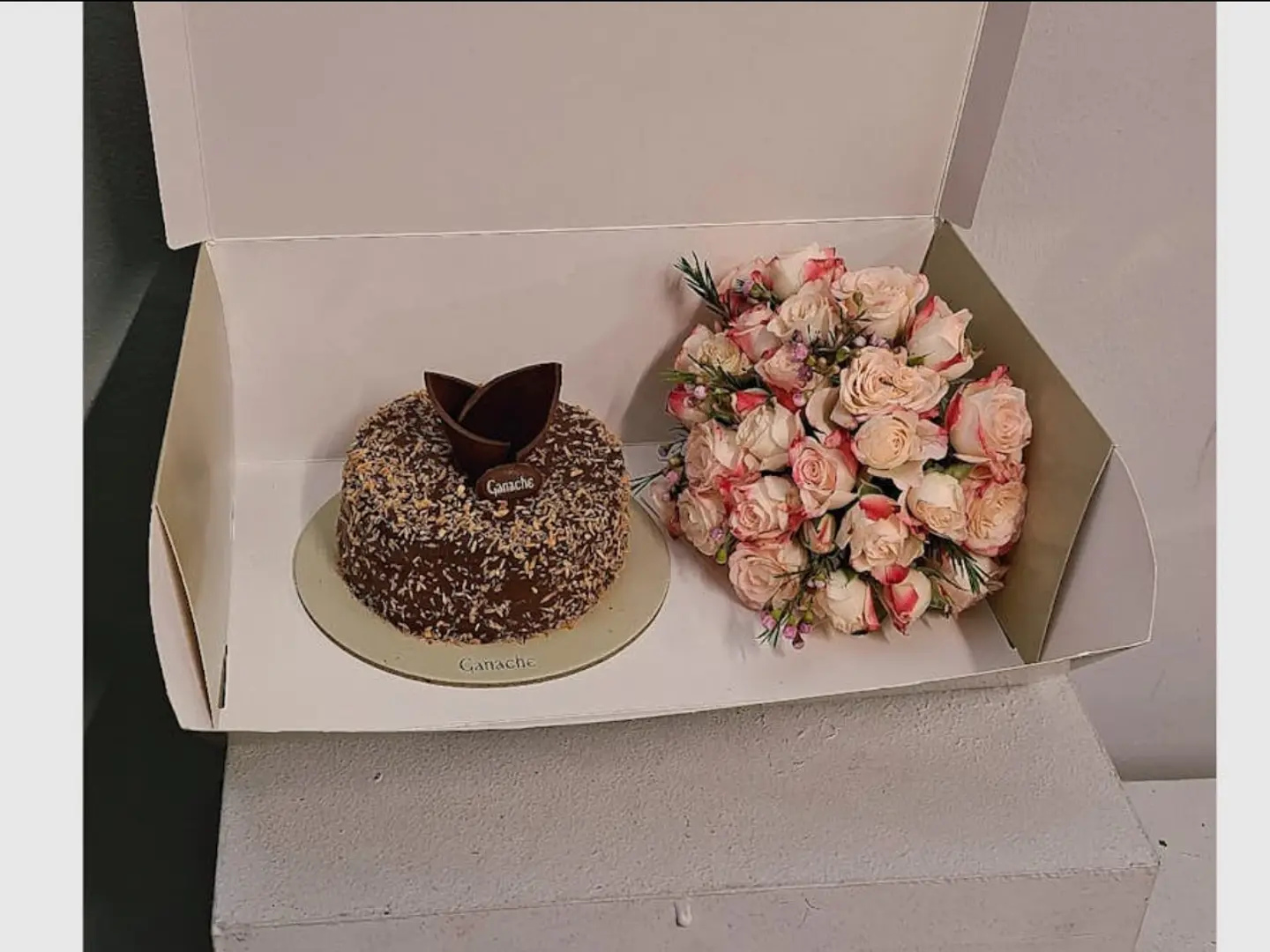 تنسيق ورد مع كيك شوكلت 03