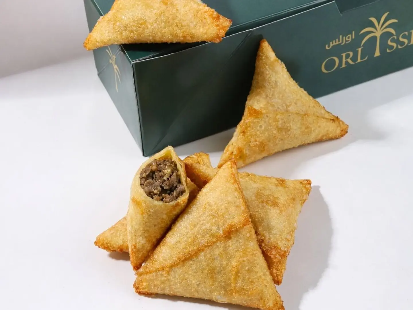 سمبوسة لحم وسط