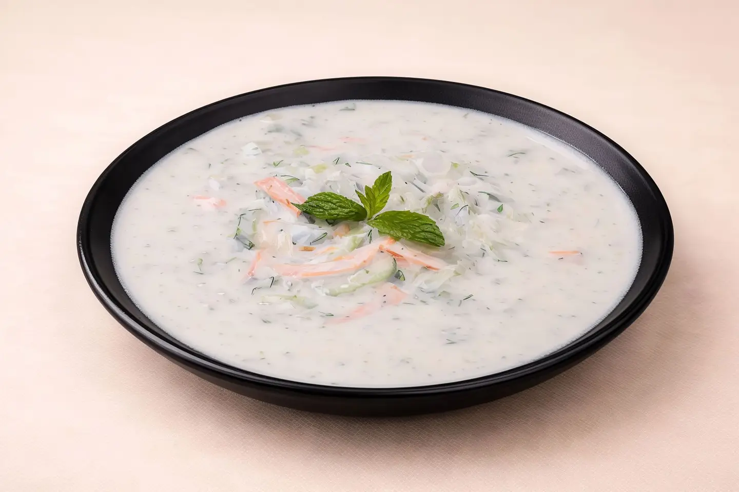 سلطة خيار باللبن