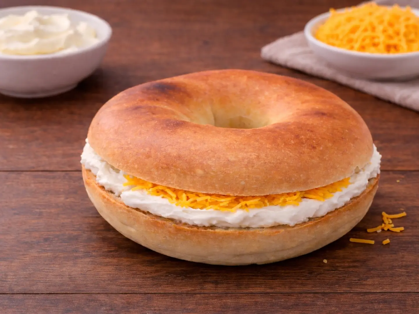 خبز البيجل - لبنة بالجبن