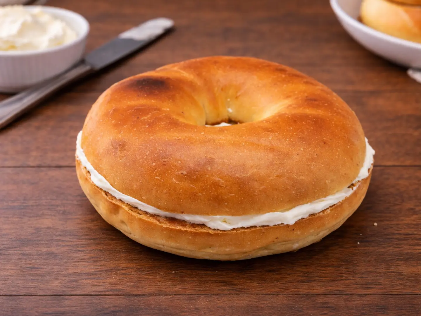 خبز البيغل مع كريمة الجبن