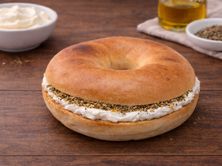 خبز البيغل - لبنة بالزعتر