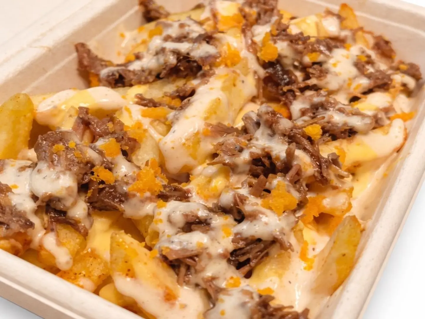 بطاطس مع لحم البريسكت والصوصات