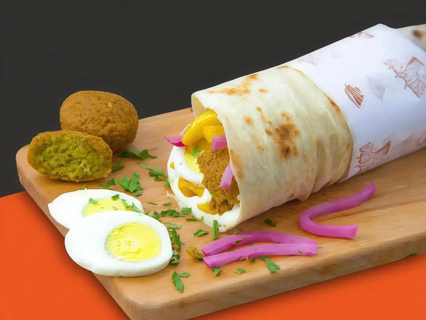 فلافل شهية مع بيض طماط