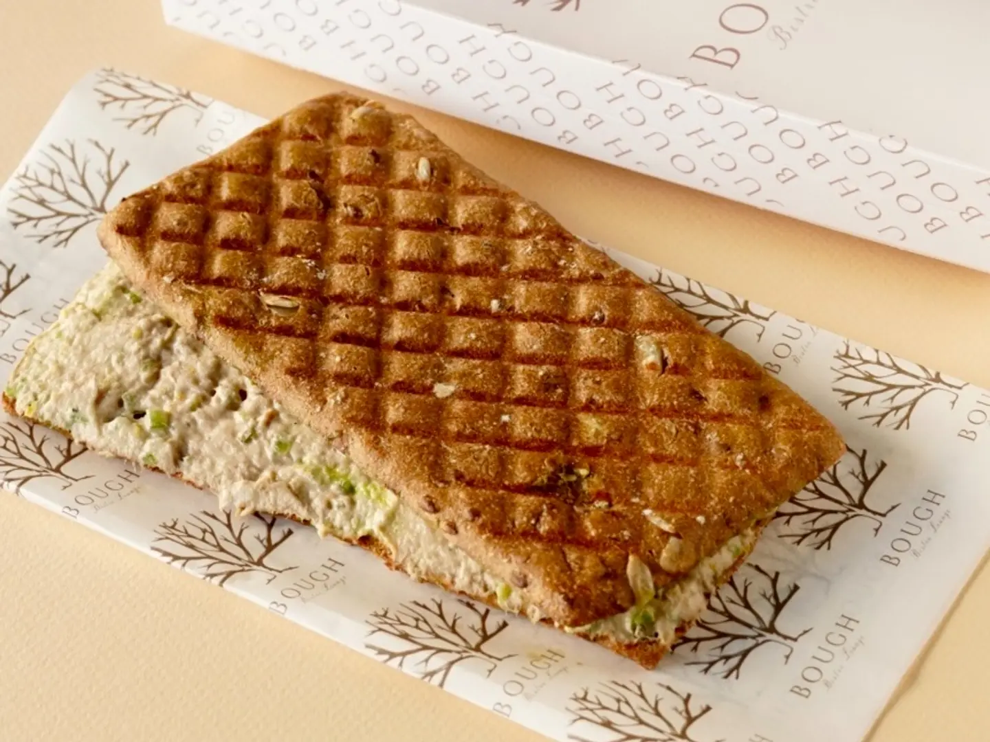 ساندويش تونا حار