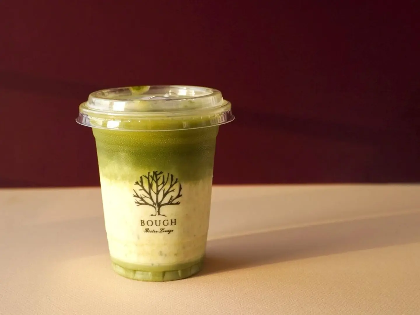 ماتشا لاتيه مع حليب جوز الهند