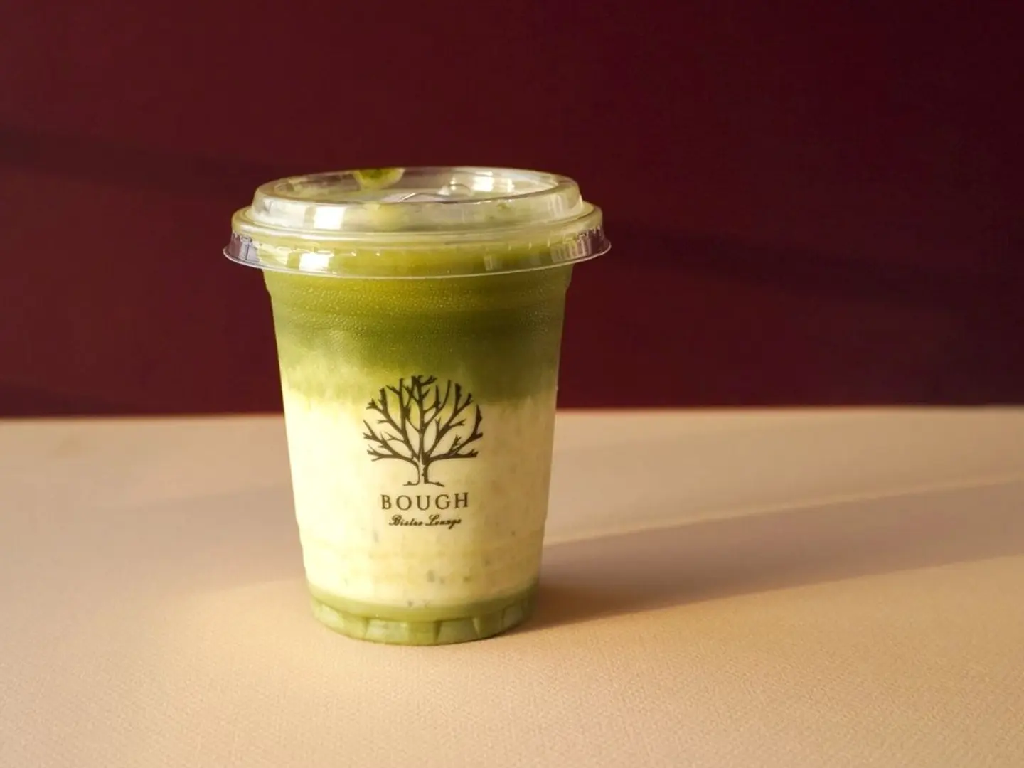 ماتشا لاتيه بارد مع حليب جوز الهند