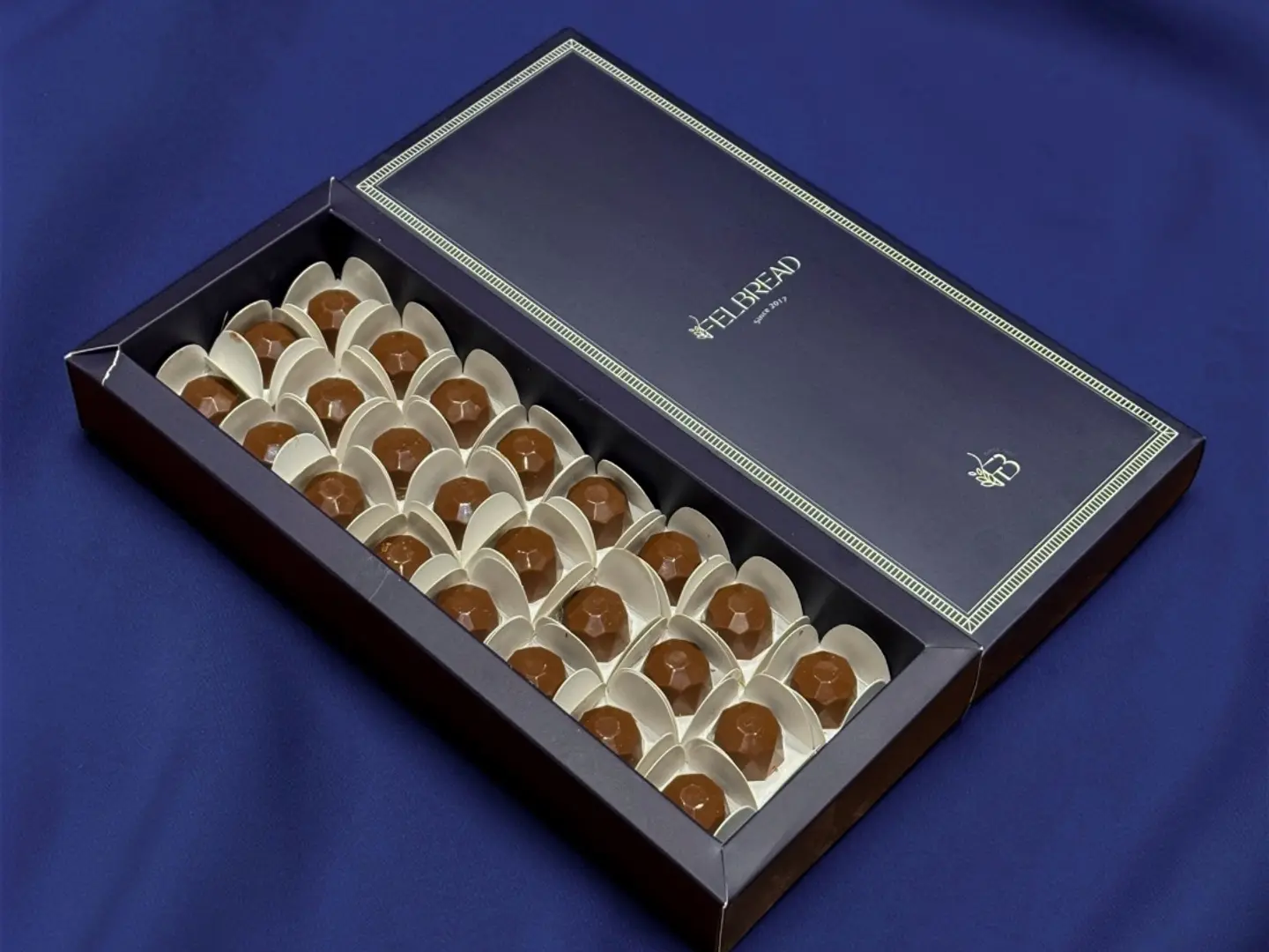 بوكس الشوكولا البلجيكي