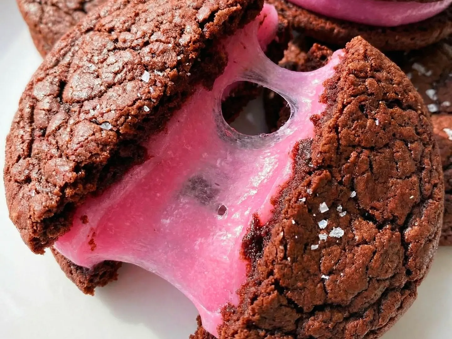 كوكي موتشي ساندو بالفراولة