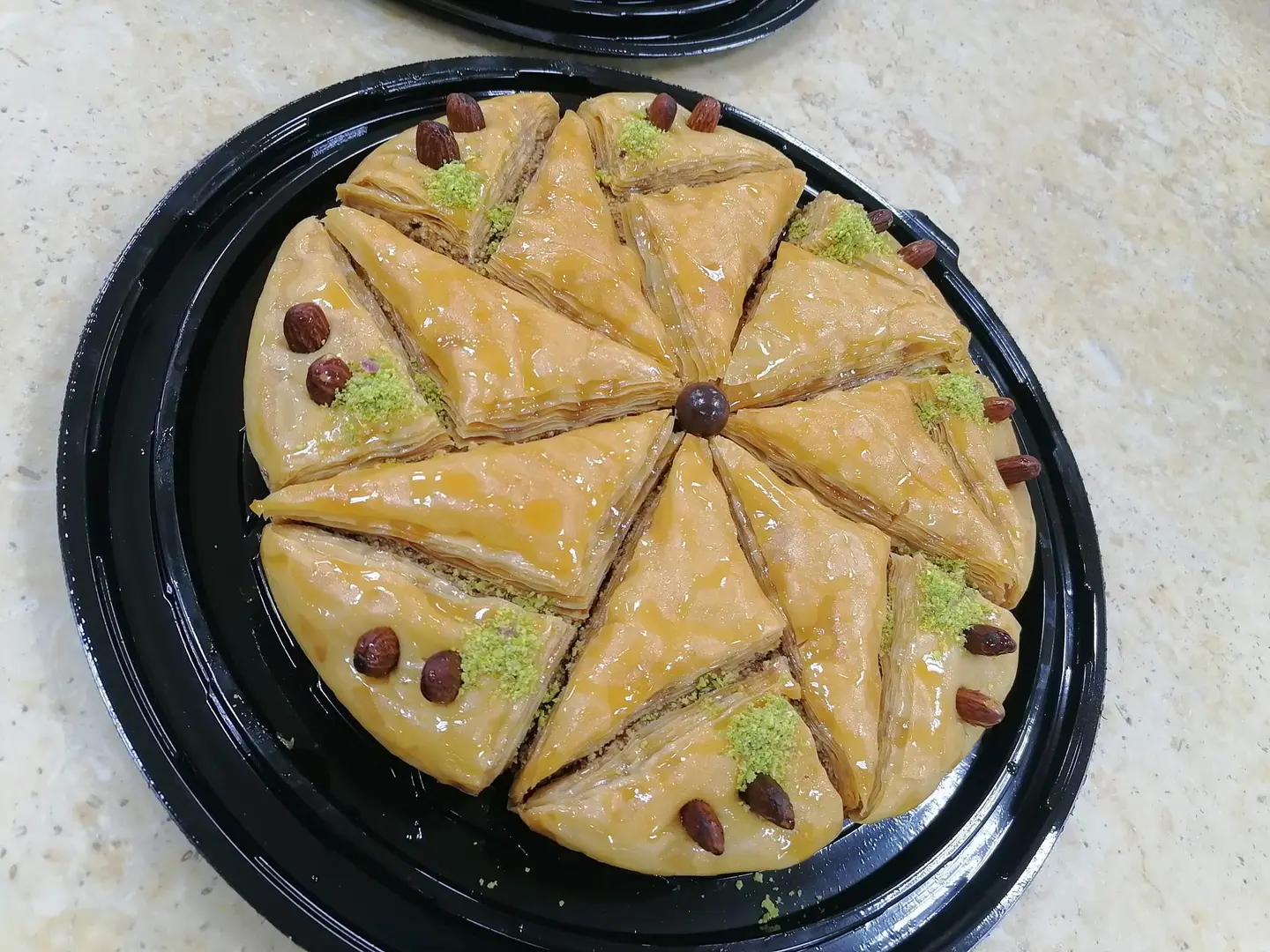 فورمة بقلاوة بالمكسرات