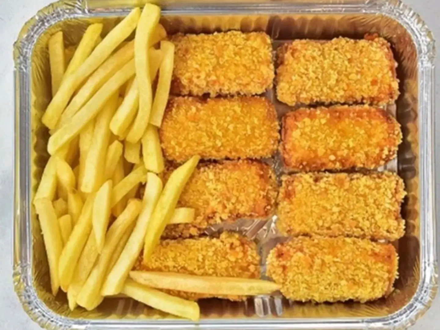 Spicy Chicken Strips With Garlic Sauce And The Blend