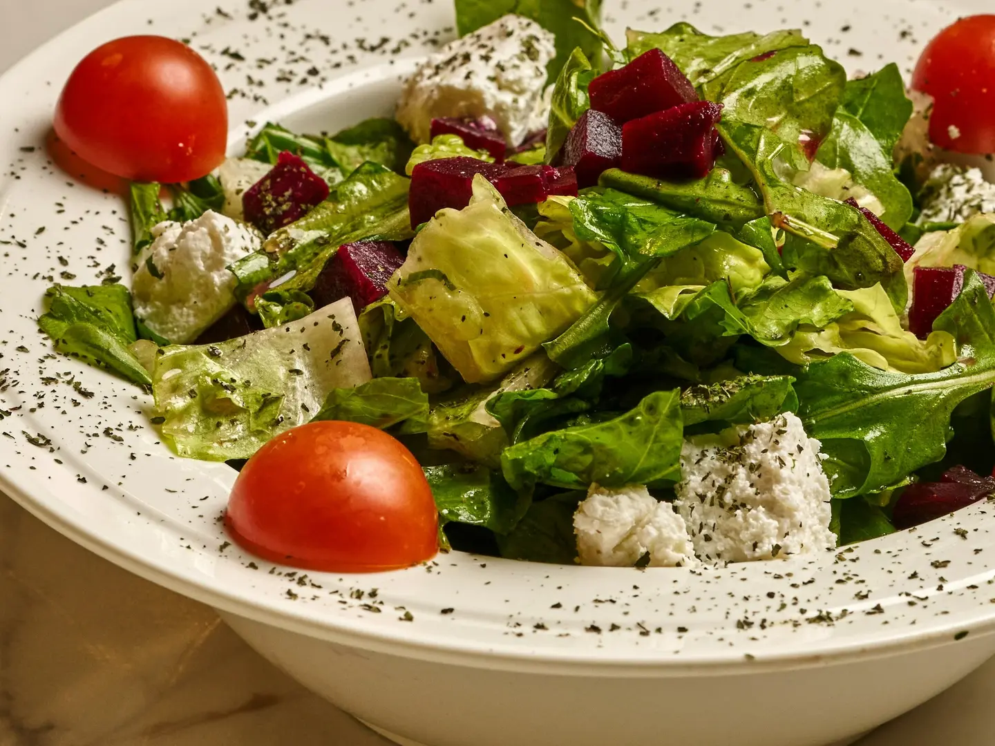 سلطة خاصة روكا مع الشمندر