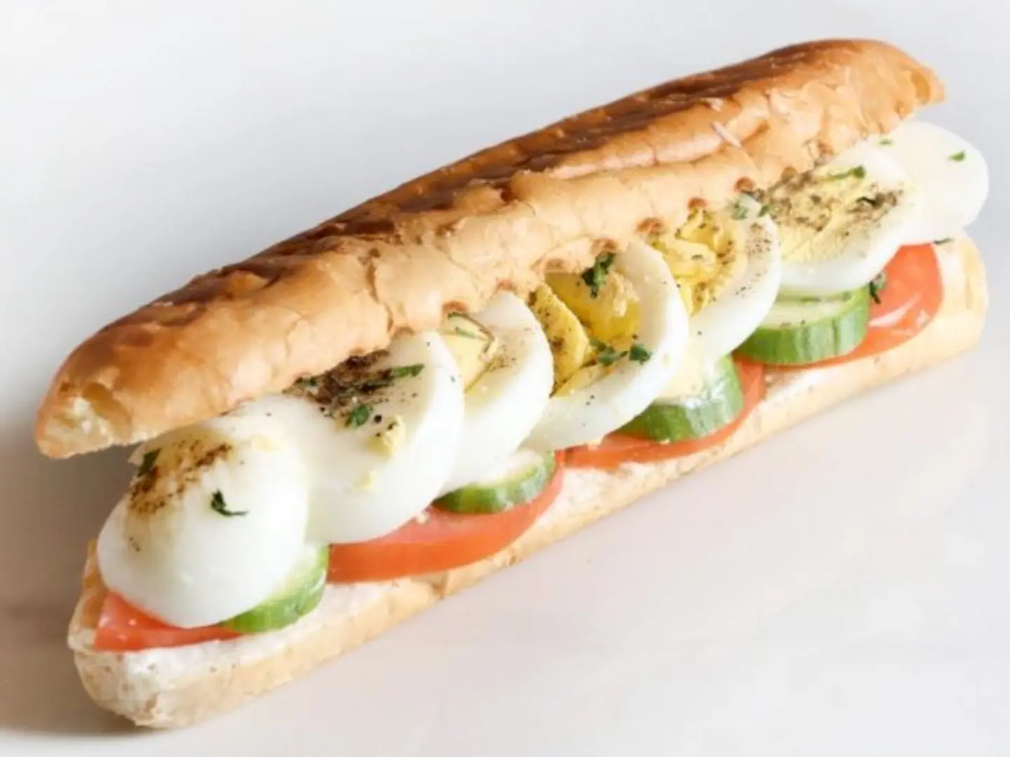 سندويتش بيض مسلوق جبن