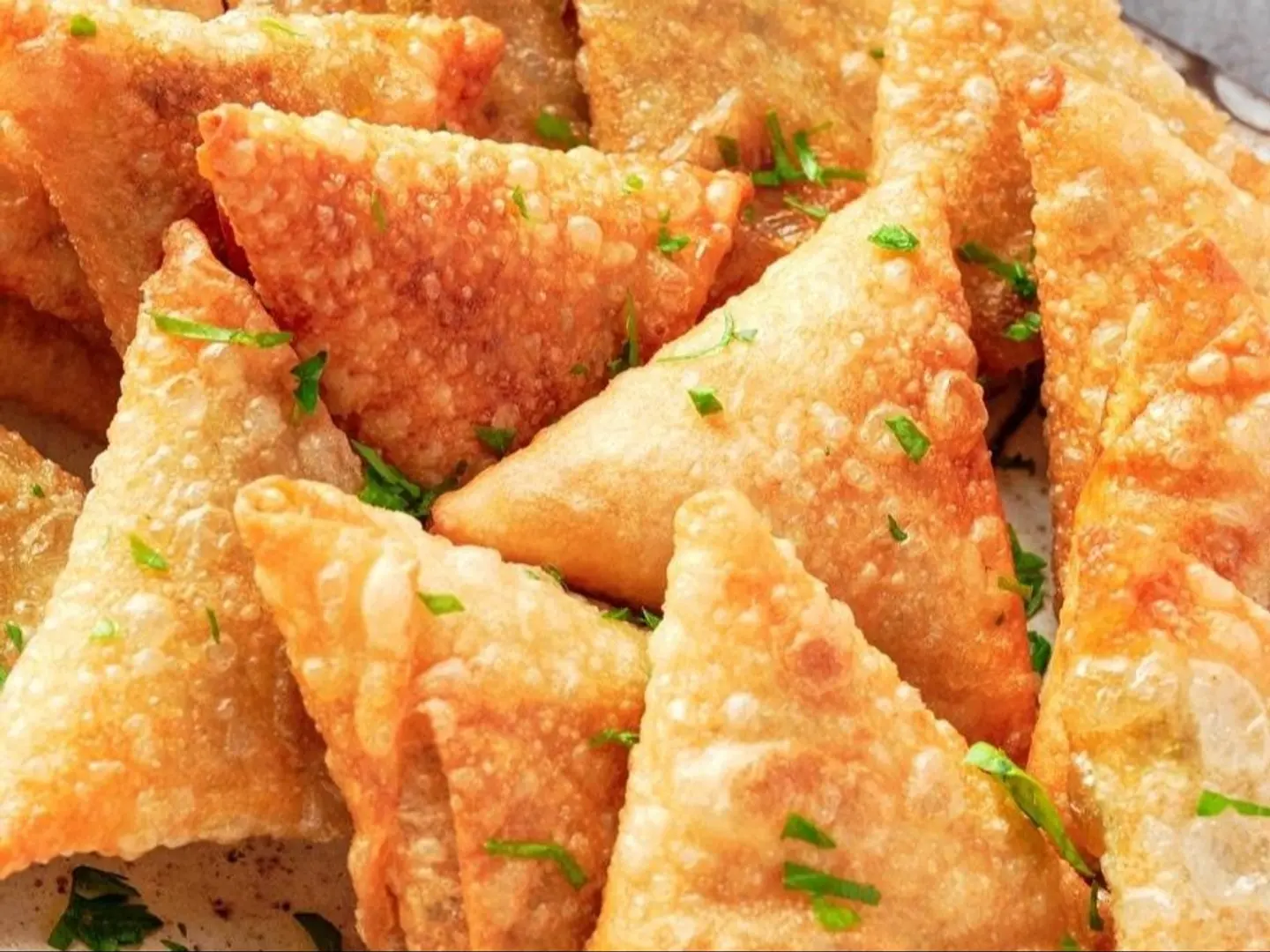 سمبوسة جبن سائل ( 6 حبات)