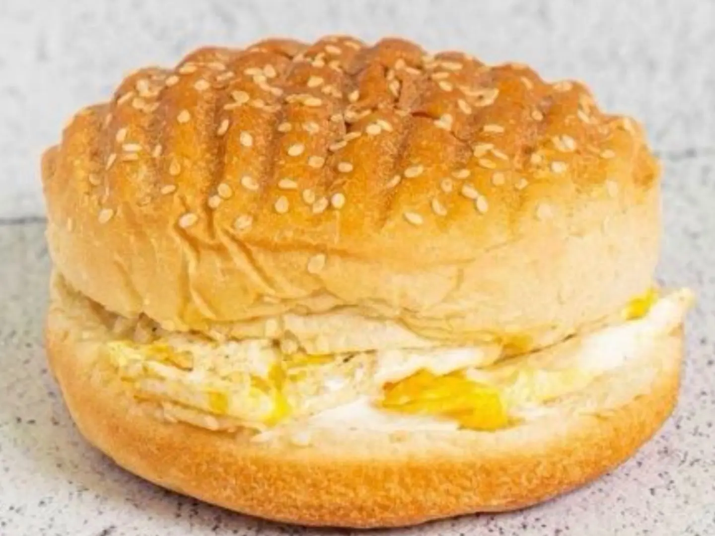 بيض جبن مدور