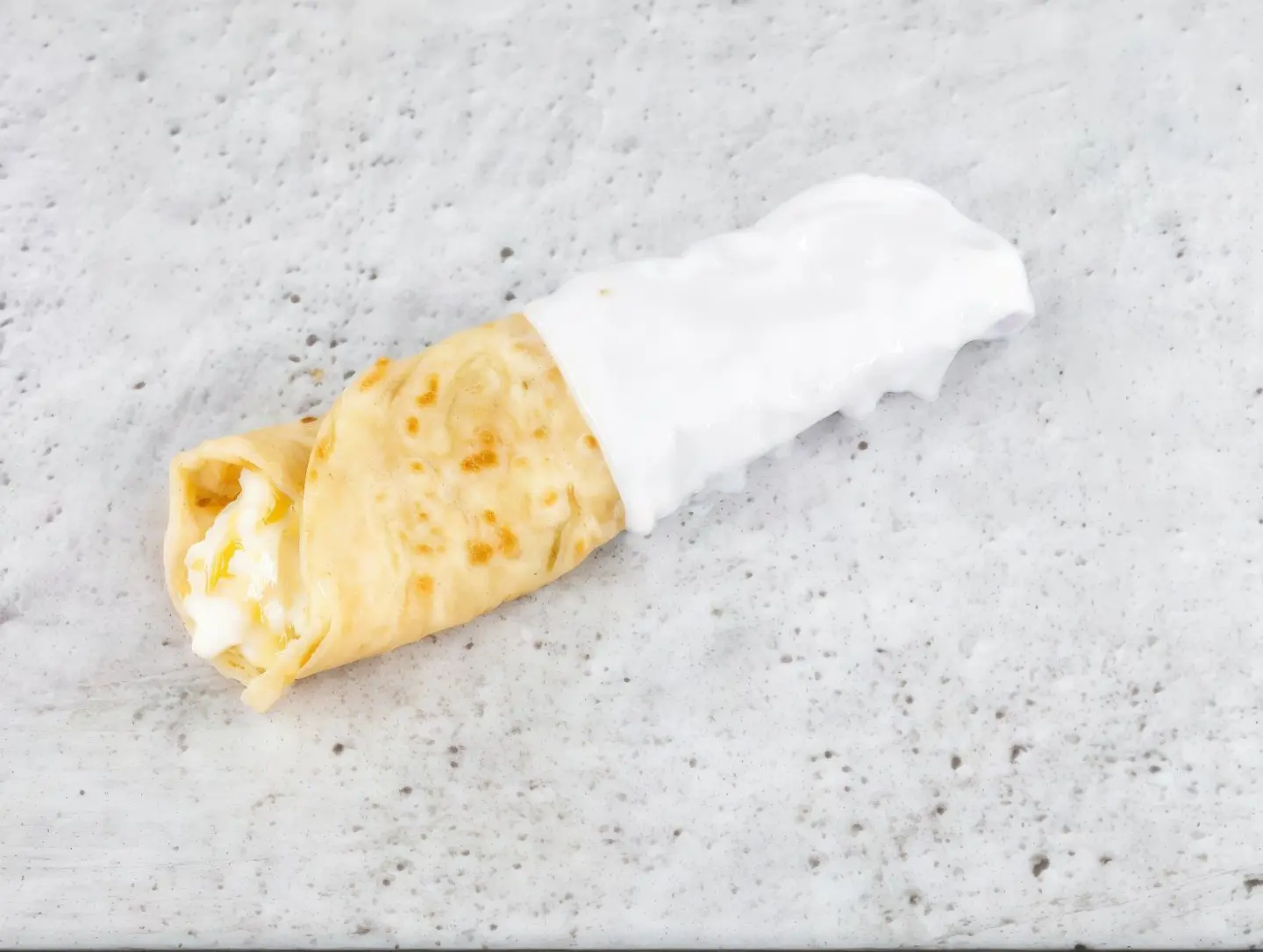 شباتي بيض مقلي بالجبن