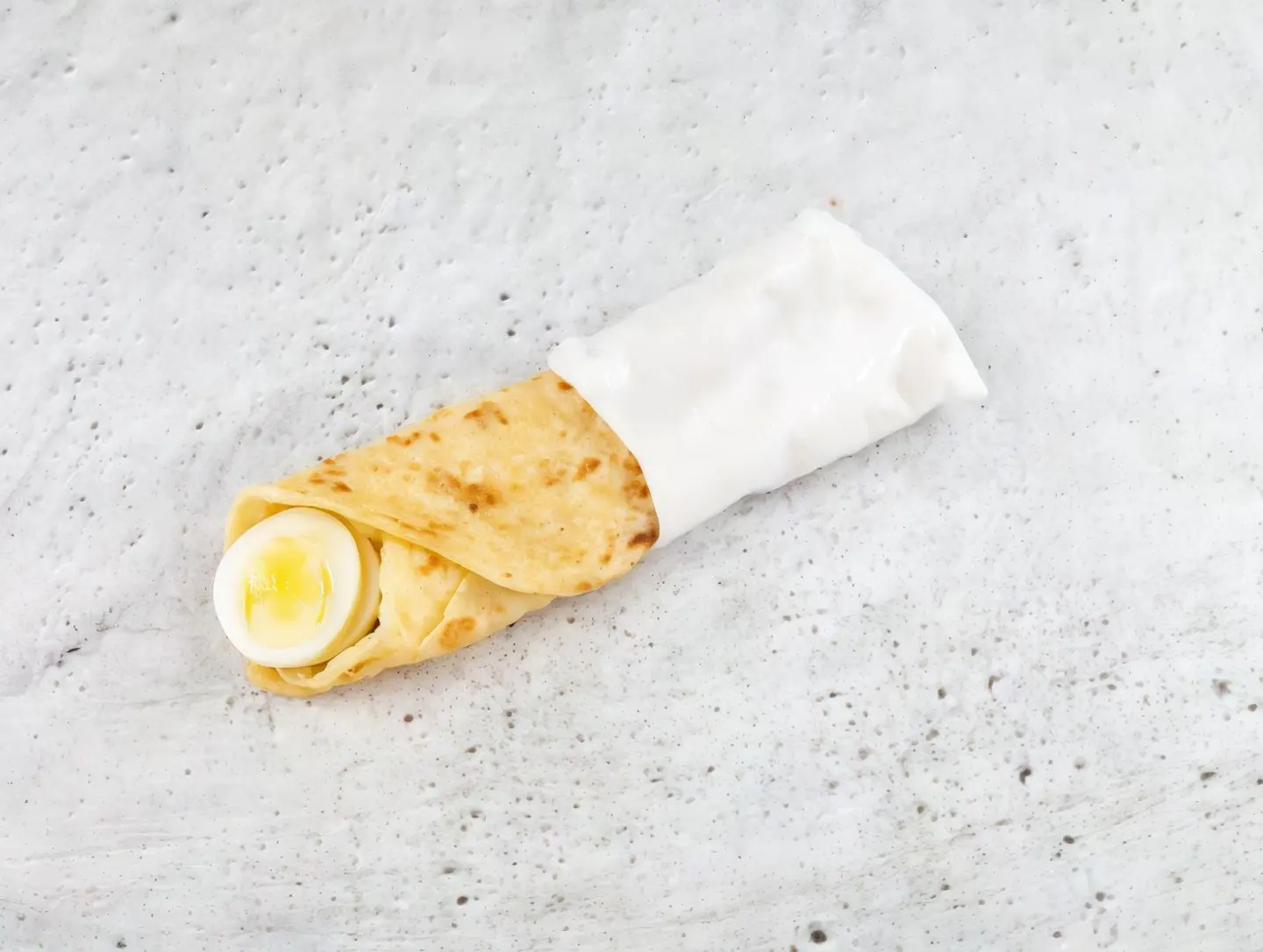 Chapati With Boiled Egg And Cream