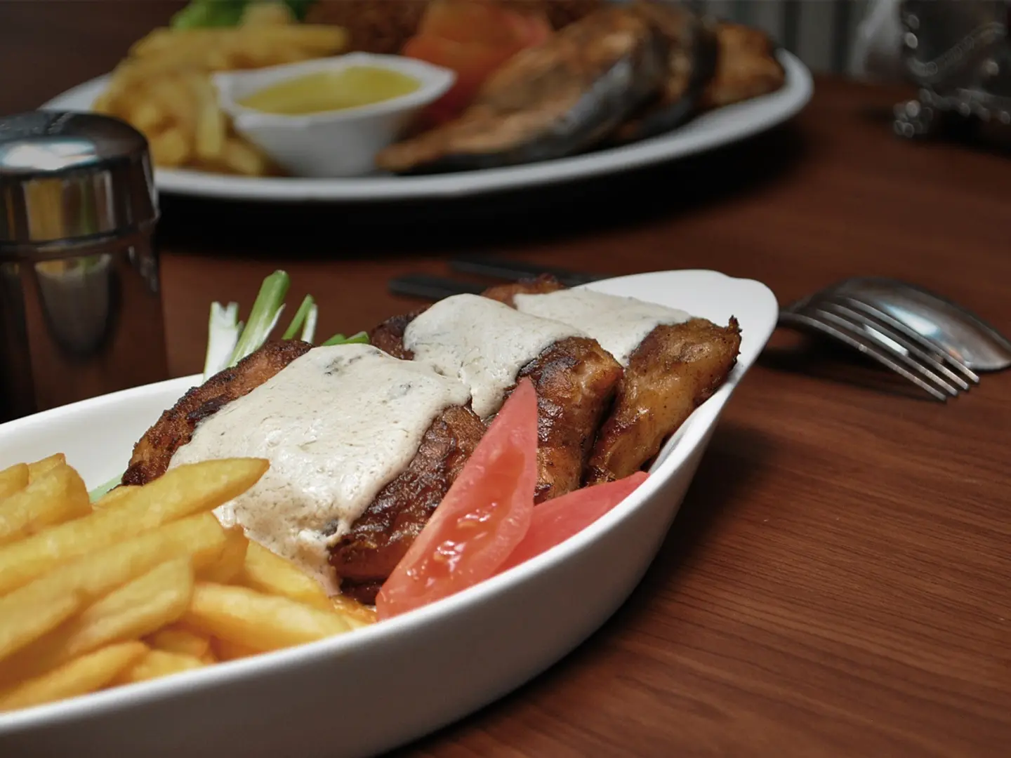 فيليه سمك بالطحينة