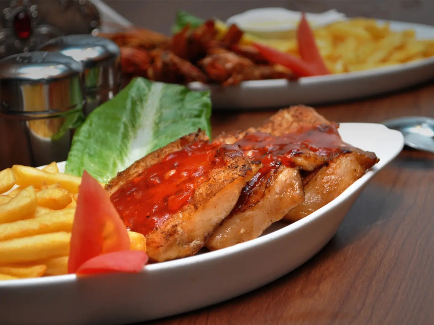 فيليه سمك صلصة حمراء