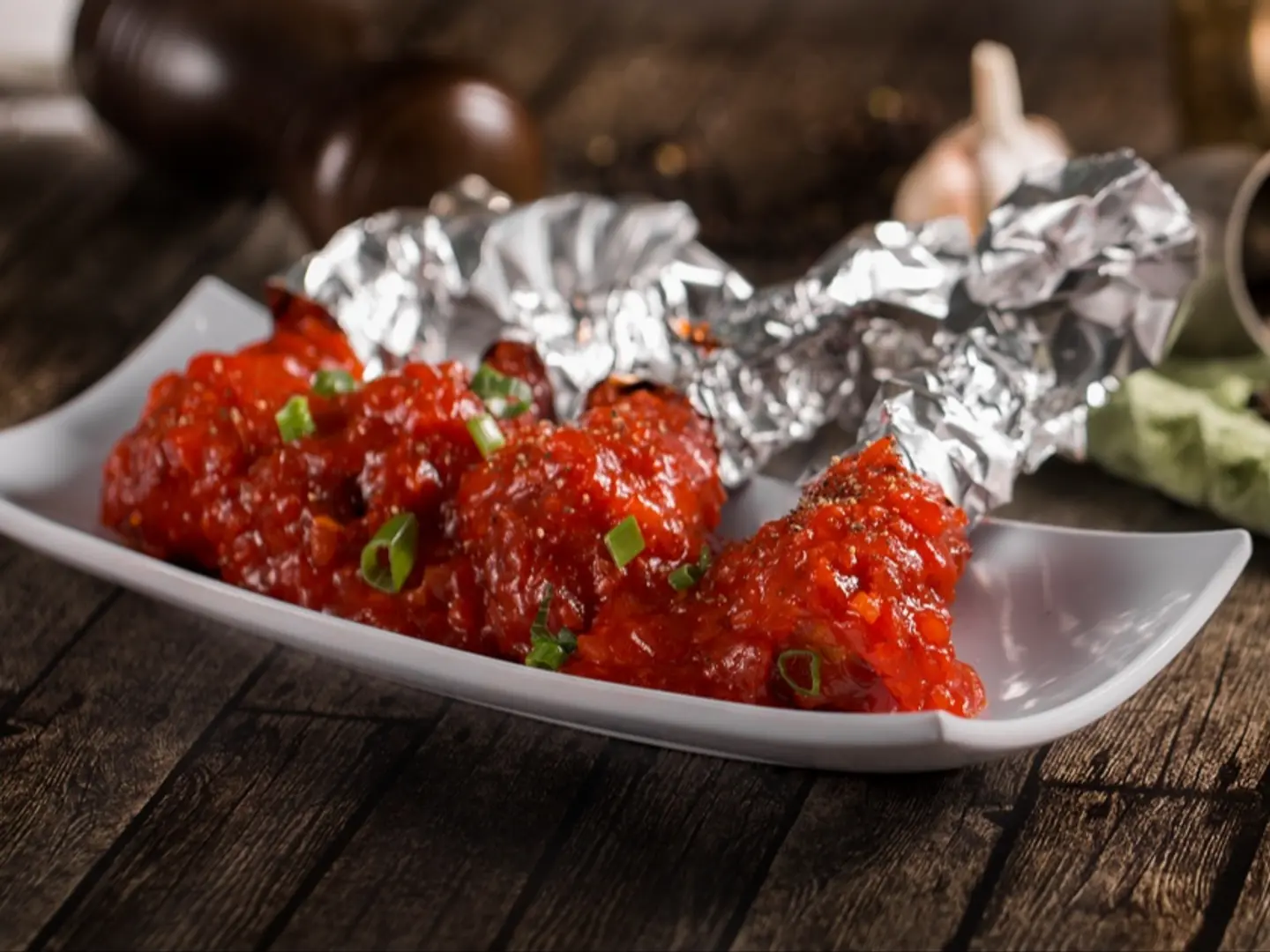 فخذ دجاج مع صلصة