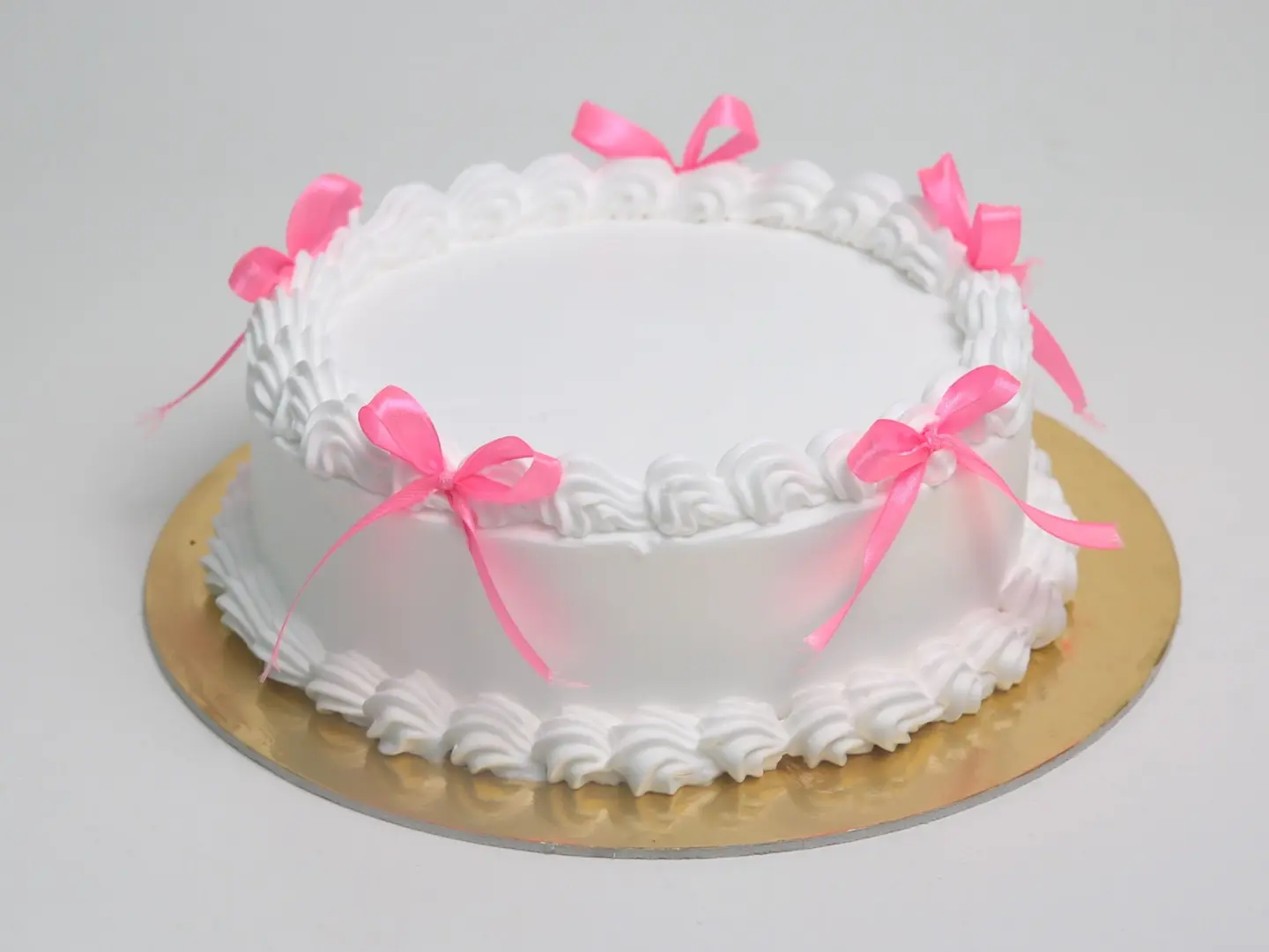 كيكة الاسبونج بشرايط وردية