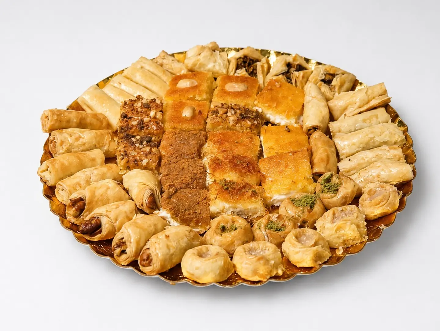 صحن حلويات شرقية مشكلة كبير