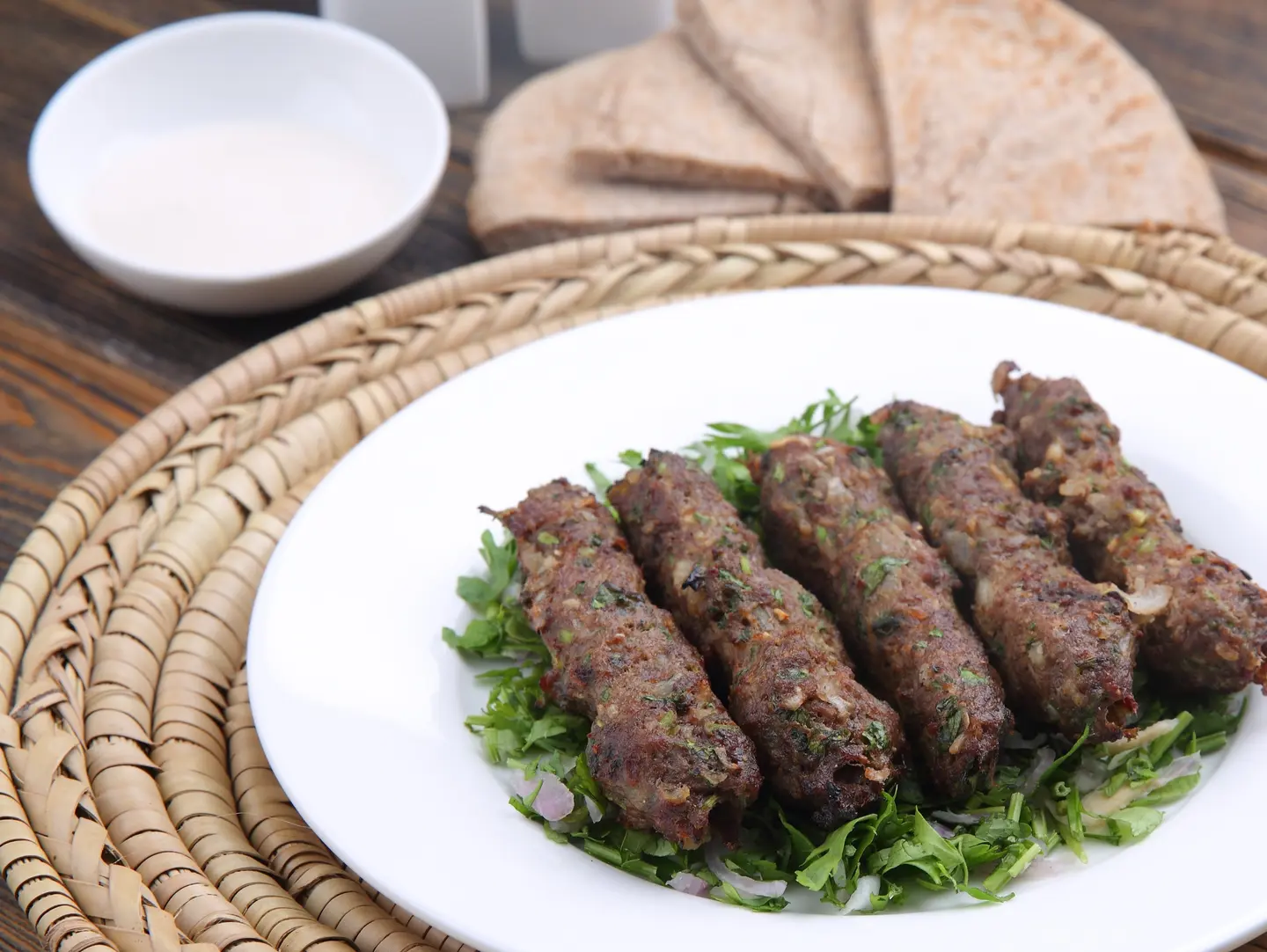 نص نفر