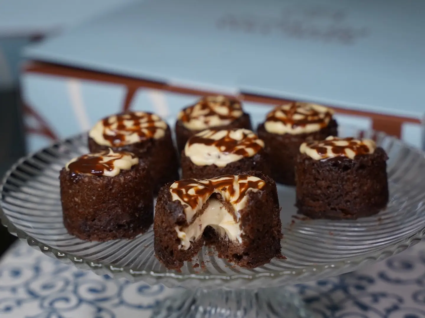 Volv Gold   Cream Chocolate